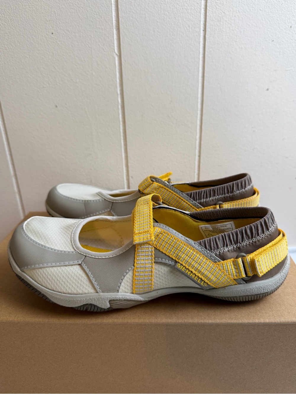 Merrell River Glove Water Shoe in Aluminum size 6.5